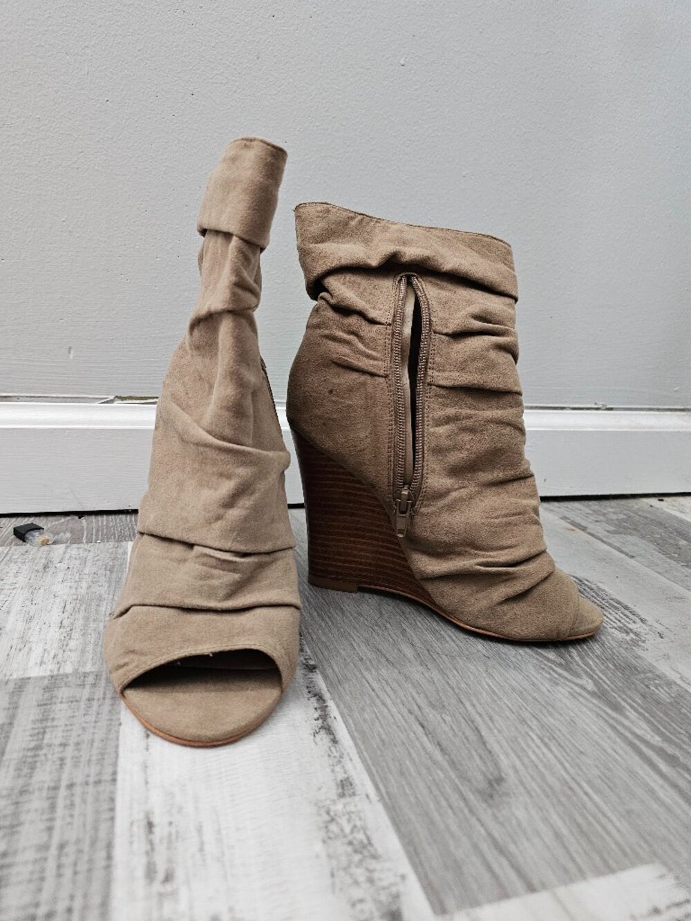Madden Girl Taupe Scrunch Peep Toe Wedge Booties 6.5W